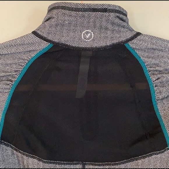 American Eagle Performance Athletic Leggings - Small, & matching quarter zip top - Picture 13 of 16